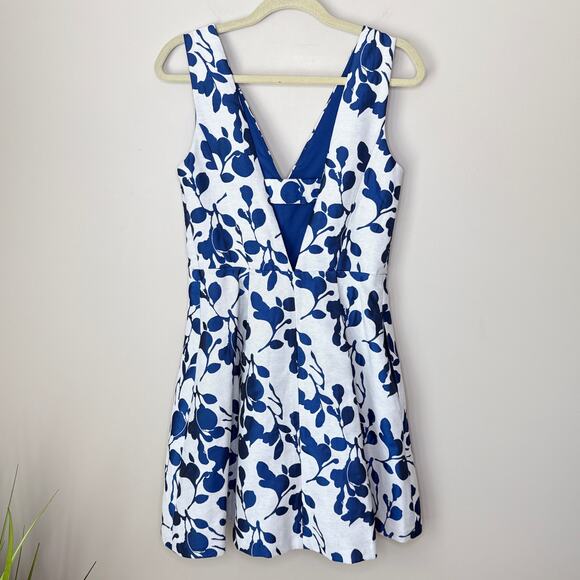 Betsey Johnson Floral Jacquard Dress Size 8 White Blue Metallic‎ Flower Print - Picture 7 of 9